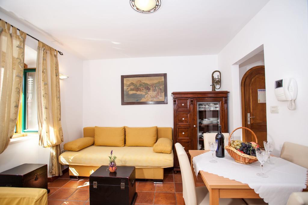 Apartments Linda Makarska Room photo