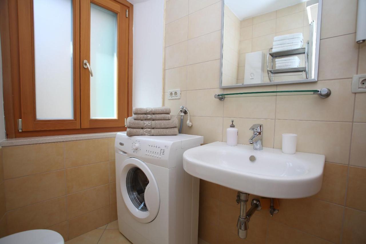 Apartments Linda Makarska Room photo